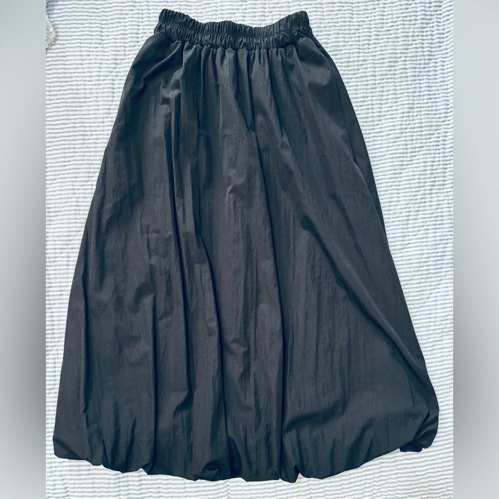 Elegant Black Balloon Maxi Skirt